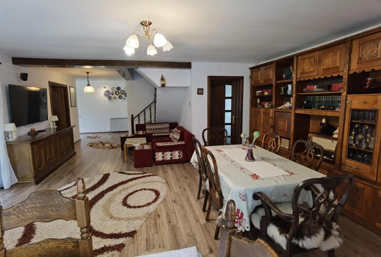 Conacul Caterinei Hotel Polovragi Ngoại thất bức ảnh